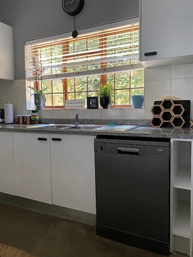 Villa Cosy And Unique Family Retreat In Hout Bay Kapstadt 0*,